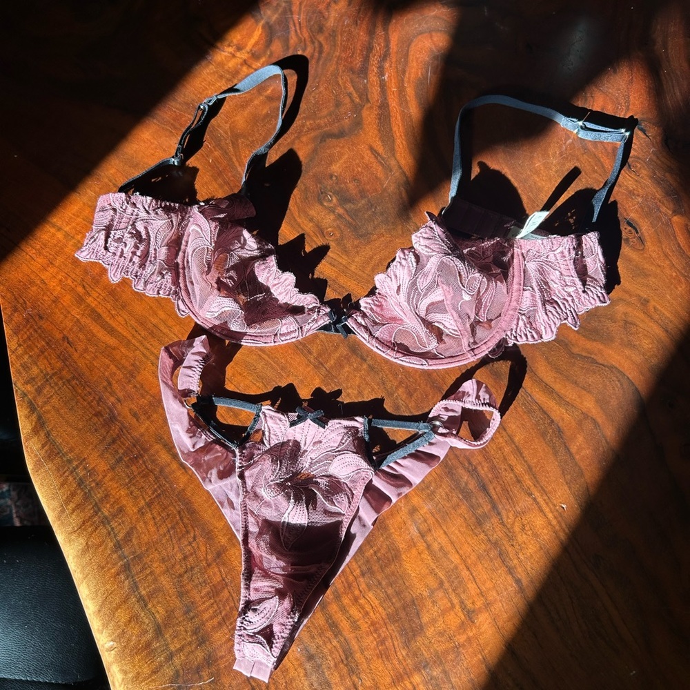 Fleur du mal Pink Lingerie Bra and thong Set pink